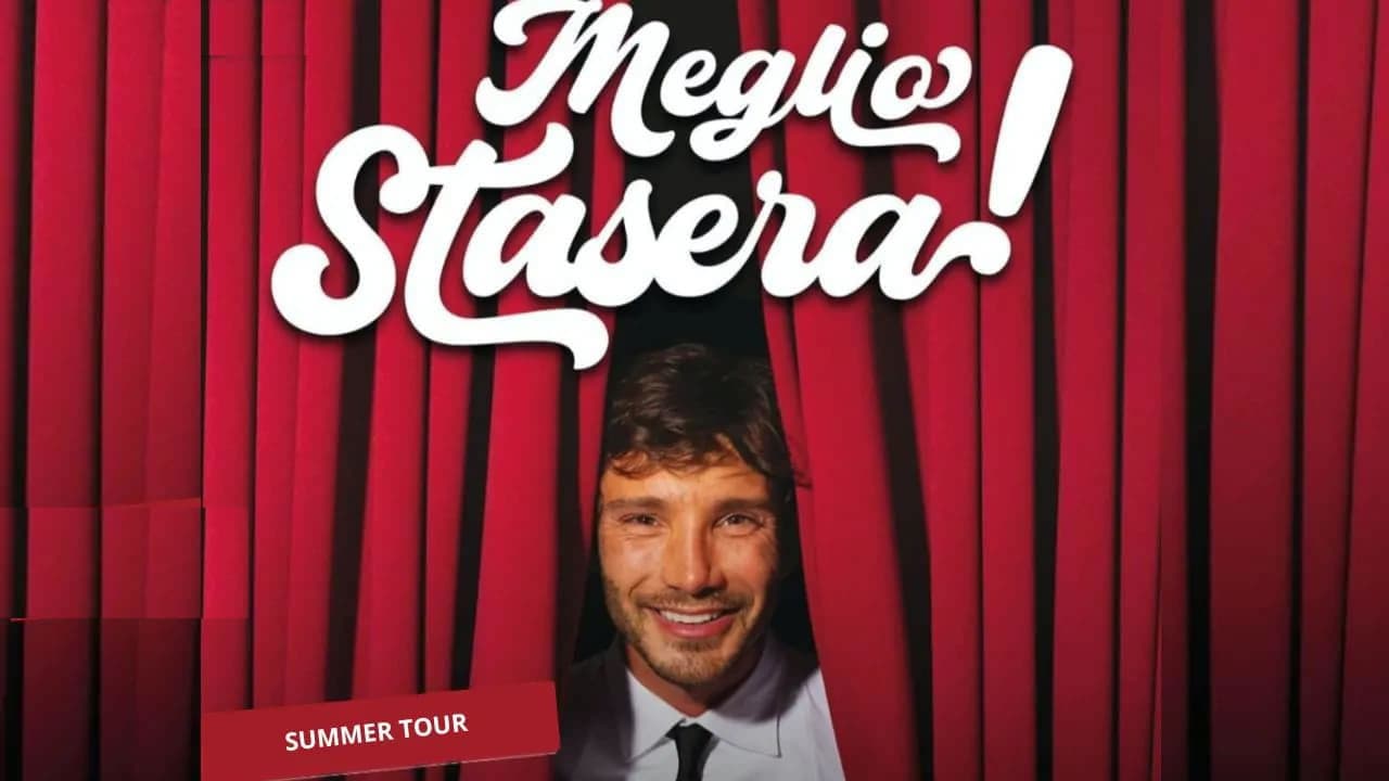 Stefano-De-Martino-con-Meglio-Stasera 22 luglio 2025 teatro di parco mitolo 21 30